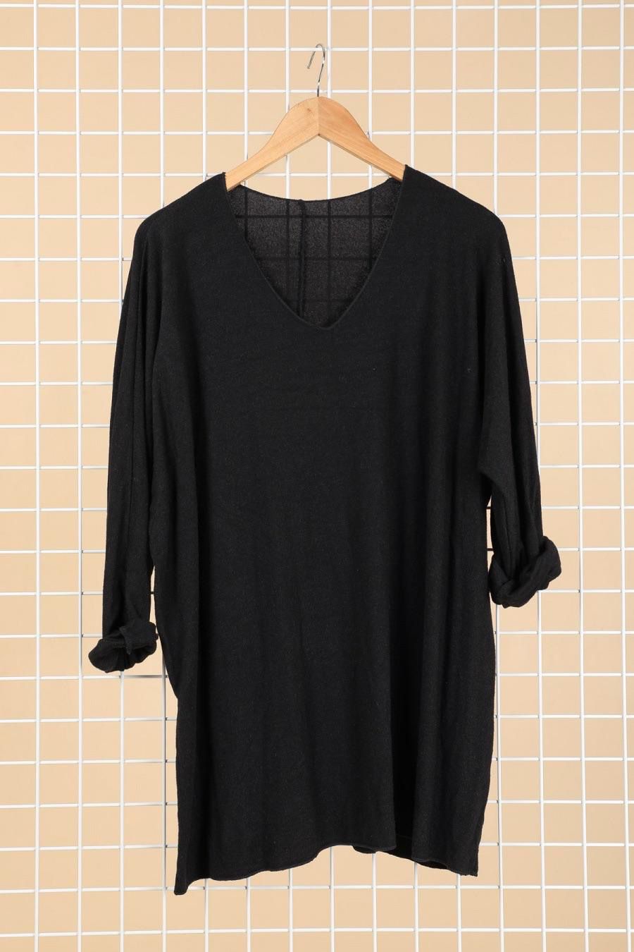 Curvy Longsleeve mit V-Ausschnitt