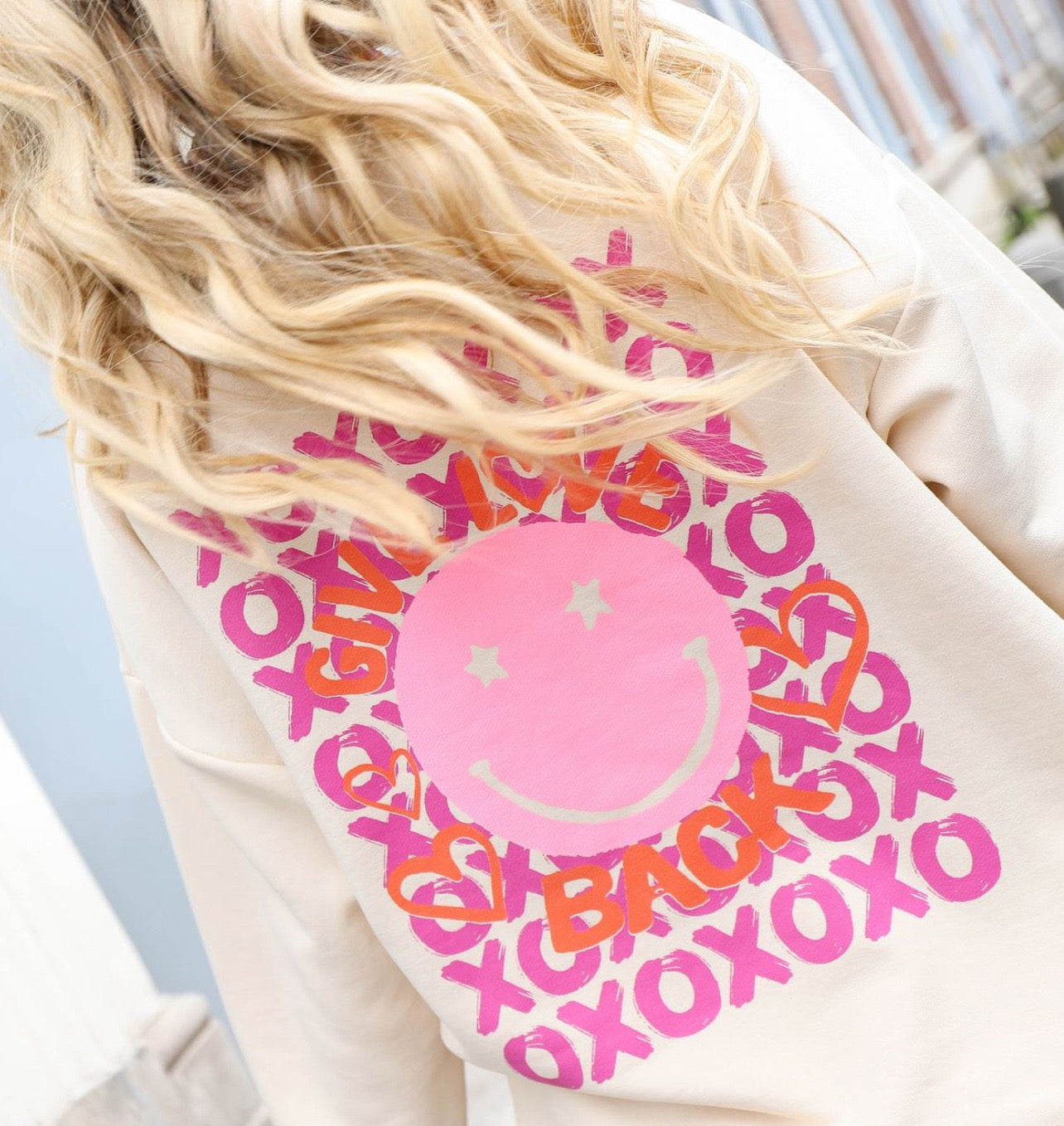 Sweater „Give Love“