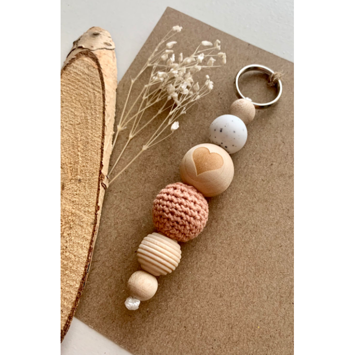 Schlüsselanhänger | Natur | Holz | Herz | Häkelperle | rost | beige | taupe | Accessoires | Geschenk | Freundin | Geburtstag